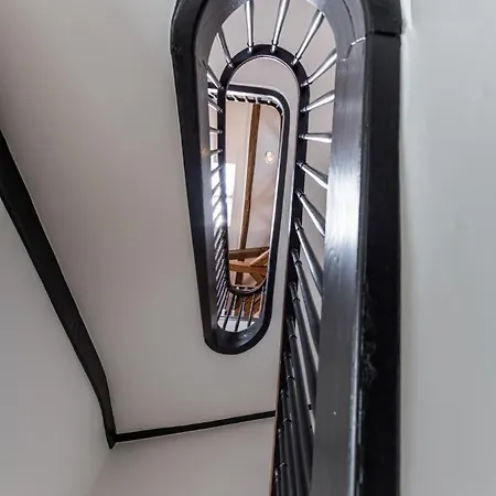 La De Lon Saint-Lon-Les-Mines