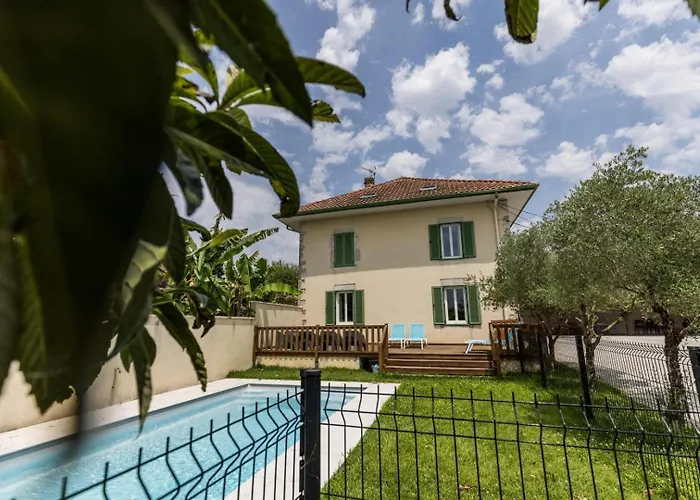 Дом отдыха La De Lon Saint-Lon-Les-Mines